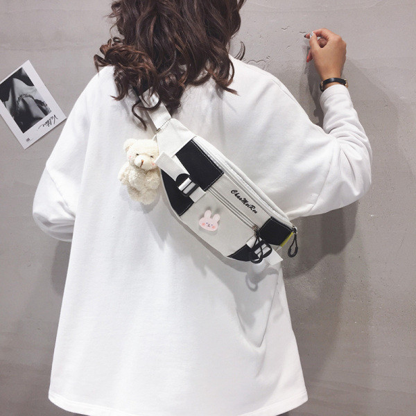 Új modell női válltáska cipzárral és medve medállal