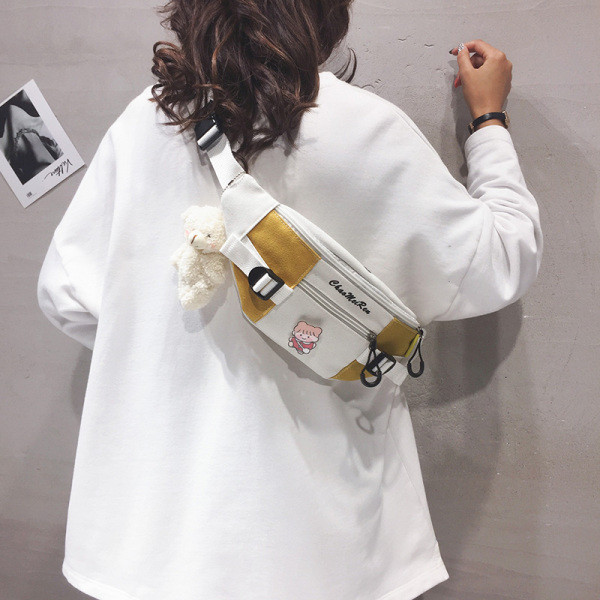 Új modell női válltáska cipzárral és medve medállal