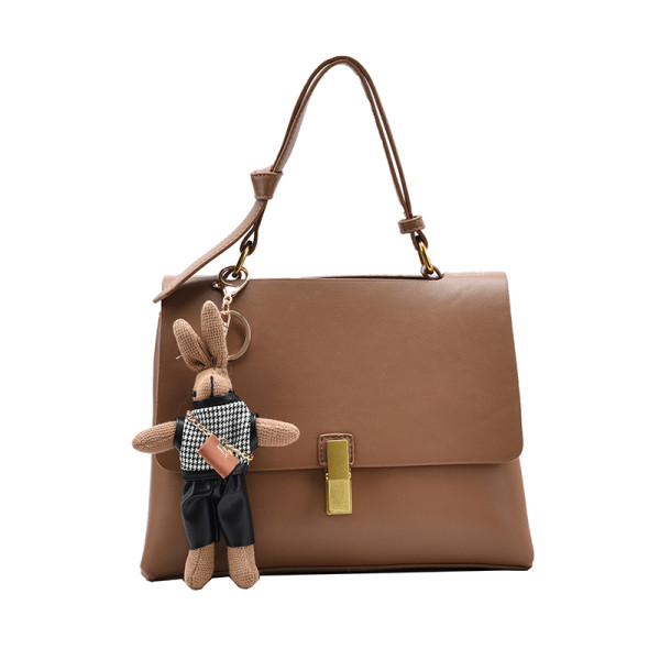 Naiste kott metallist luku ja 3D ripatsiga