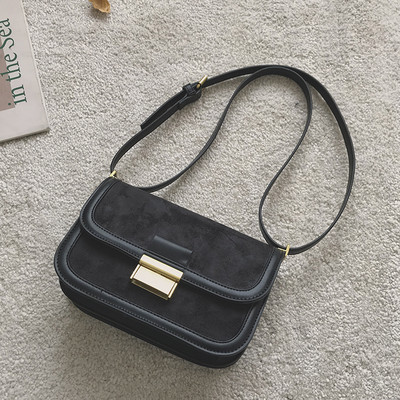 Έκο δερμάτινη και οικολογική τσάντα σουέτ με μεταλλικό κούμπωμα