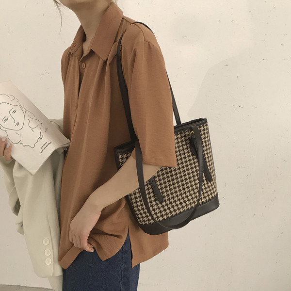 Műbőr és textil táska mindennapi használatra