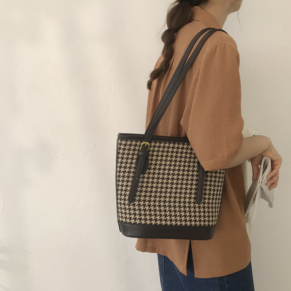 Műbőr és textil táska mindennapi használatra