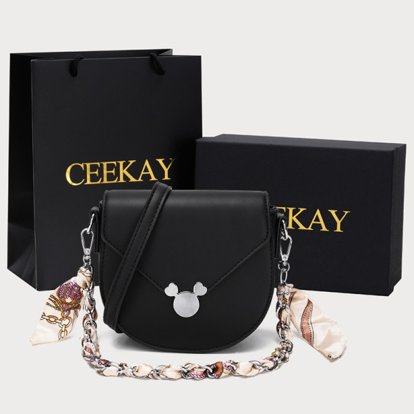 Modern táska csattal és hosszú fogantyúval