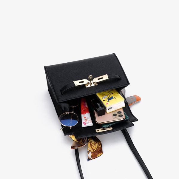 Ripatsiga nahast käekott