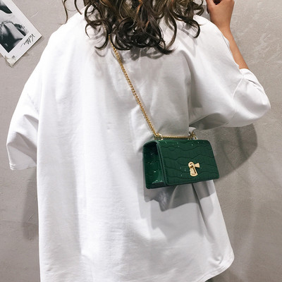 Καθημερινή μικρή οικολογική δερμάτινη τσάντα με μεταλλική στερέωση - δύο μεγέθη