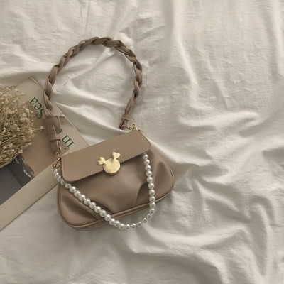 Retro stílusú táska gyöngyökkel