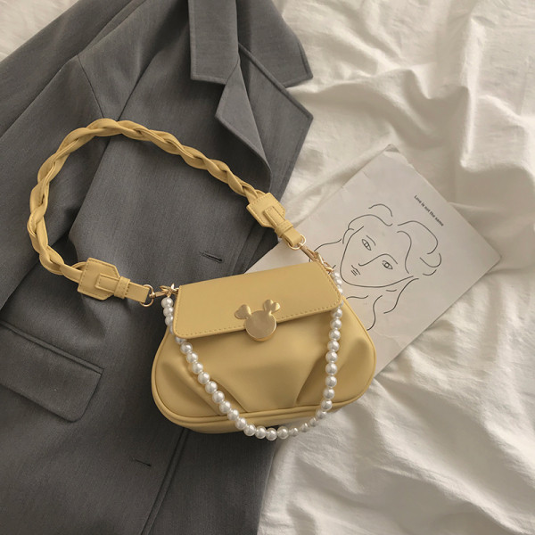 Retro stílusú táska gyöngyökkel