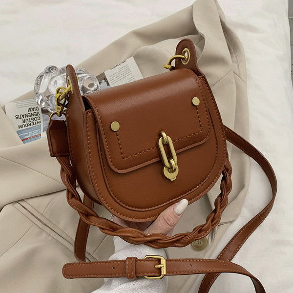 Öko-nahast valmistatud vabaaja naiste kott metallist elementidega