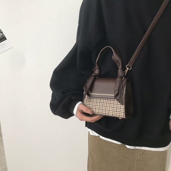 Καρό μίνι τσάντα με δύο λαβές