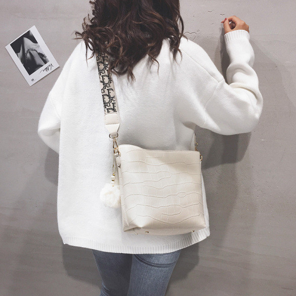 Uue mudeli naiste nahast õlakott mitmes värvitoonis