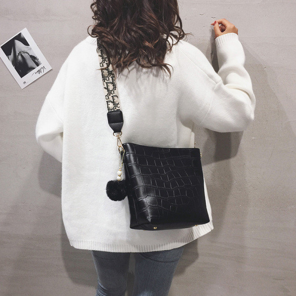 Uue mudeli naiste nahast õlakott mitmes värvitoonis