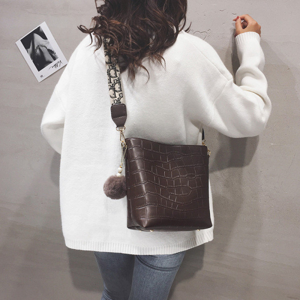 Uue mudeli naiste nahast õlakott mitmes värvitoonis