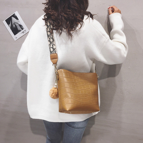 Uue mudeli naiste nahast õlakott mitmes värvitoonis