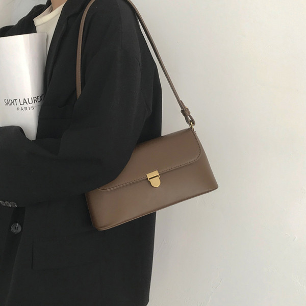 Väike ristkülikukujuline ühe sangaga ökonahast kott