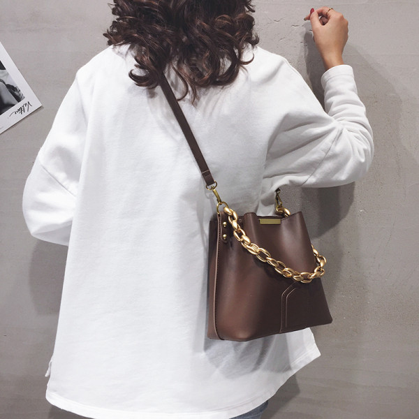 Női bőrtáska hosszú és rövid füllel, három színben