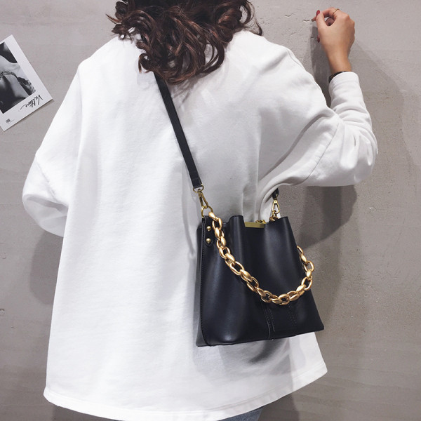 Női bőrtáska hosszú és rövid füllel, három színben