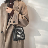 Karirana ženska torba sa dugim lancem u tri boje