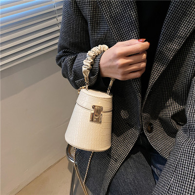 Uue mudeli naiste nahast kott