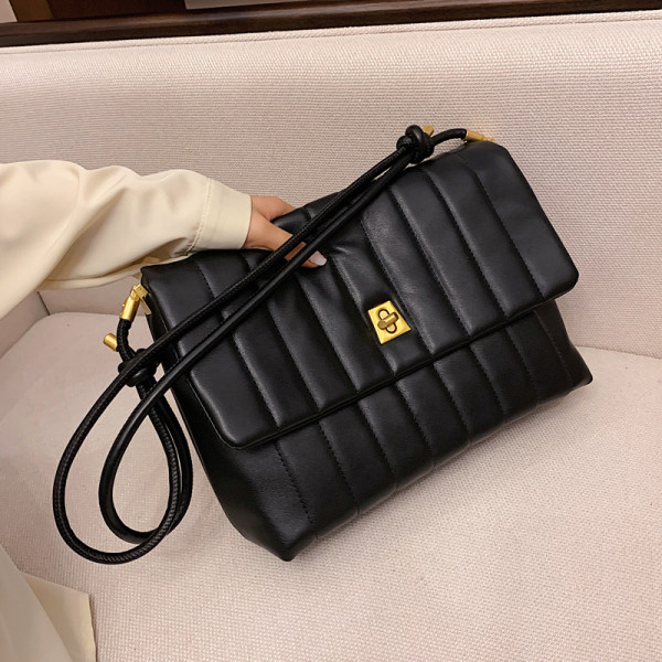 Új modell női téglalap alakú táska fém rögzítéssel