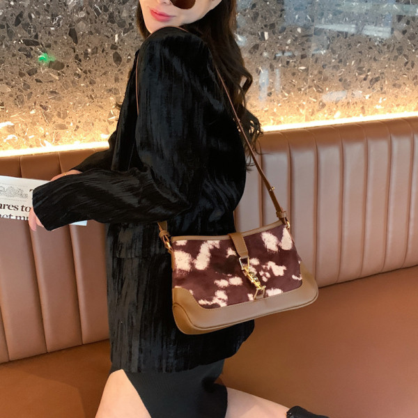 Új modell kis női táska fém rögzítéssel