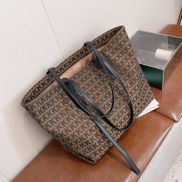 Alkalmi női táska vékony bőr fogantyúval