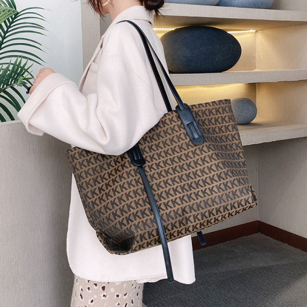 Alkalmi női táska vékony bőr fogantyúval