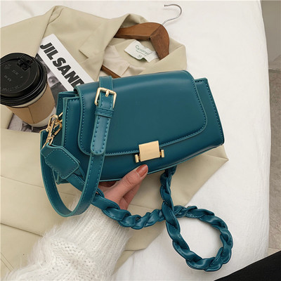 Moodne naiste nahast kott lukuga