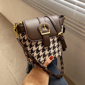 Stiilne pandlaga naistekott – mitmes värvitoonis