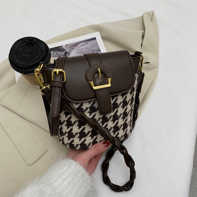 Stiilne pandlaga naistekott – mitmes värvitoonis