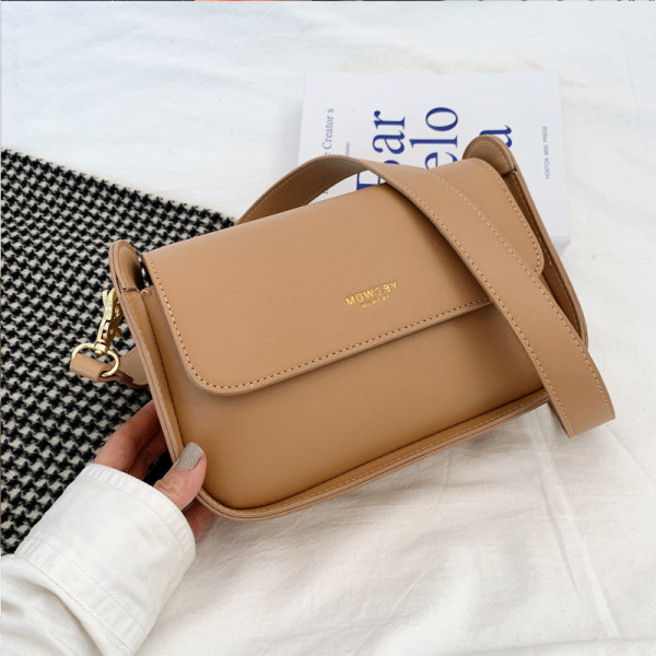 Uue mudeli väike nahast õlakott