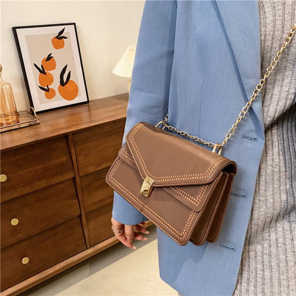 Ženska kožna torba s metalnim lancem-retro stil