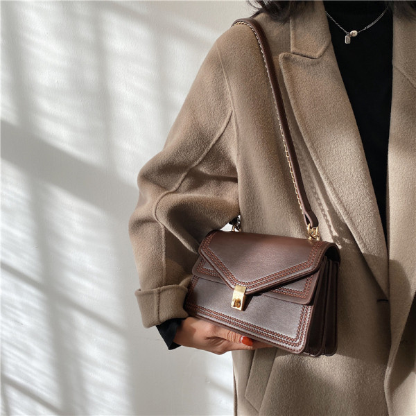 Ženska kožna torba s metalnim lancem-retro stil