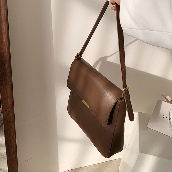 Ženska svakodnevna torba od eko kože - čisti model