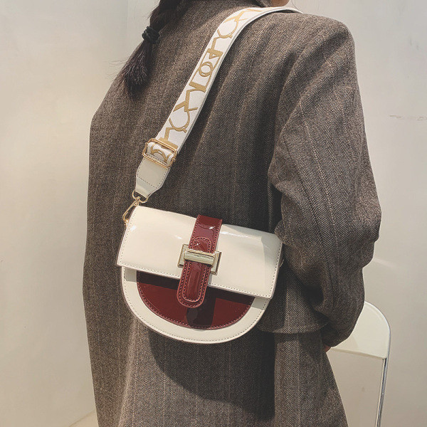 Lezser női bőrtáska hosszú füllel, különböző színekben