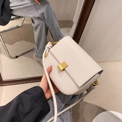 Retro stiilis lukuga naiste kott