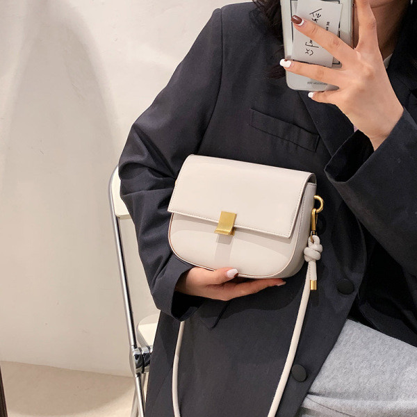 Retro stiilis lukuga naiste kott