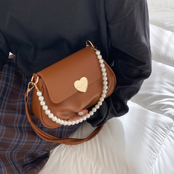 Gyöngyös női táska két füllel