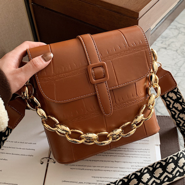 Női hétköznapi táska műbőrből több színben