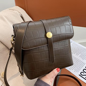 Kisméretű női táska eco bőrből, két füllel