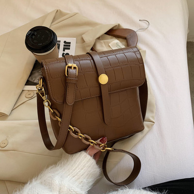 Kisméretű női táska eco bőrből, két füllel