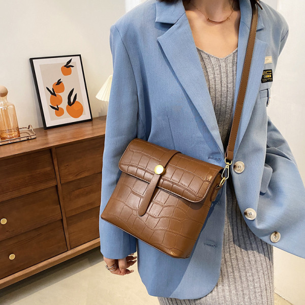 Kisméretű női táska eco bőrből, két füllel