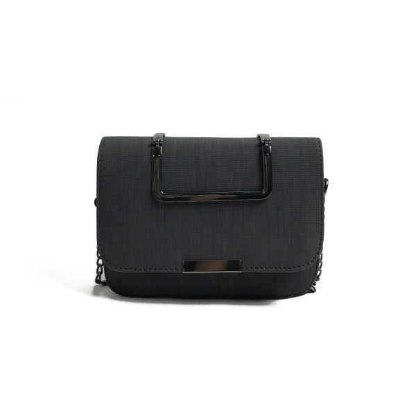 Mala kožna torba s metalnim ukrasom