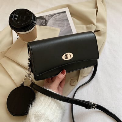 Γυναικεία τσάντα με μεταλλική αλυσίδα από οικολογικό δέρμα σε τρία χρώματα