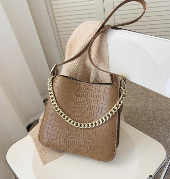 Új modell női bőrtáska hosszú füllel és fém lánccal