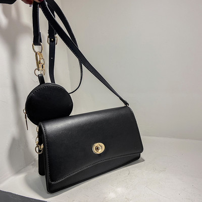 Γυναικεία τσάντα ρετρό στυλ με αξεσουάρ