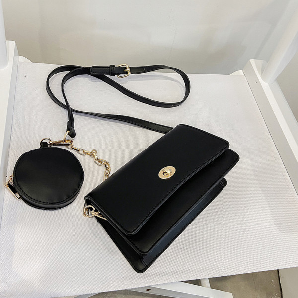 Γυναικεία τσάντα ρετρό στυλ με αξεσουάρ