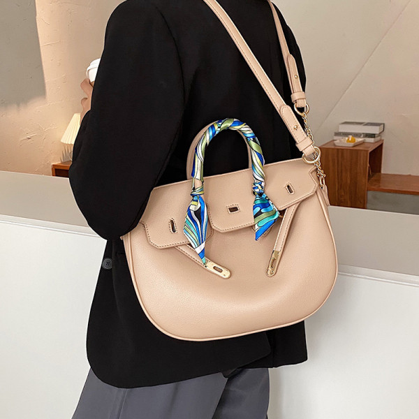 Modern női táska eko bőrből, színes fogantyúval