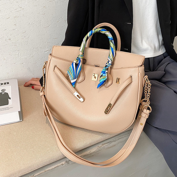 Modern női táska eko bőrből, színes fogantyúval