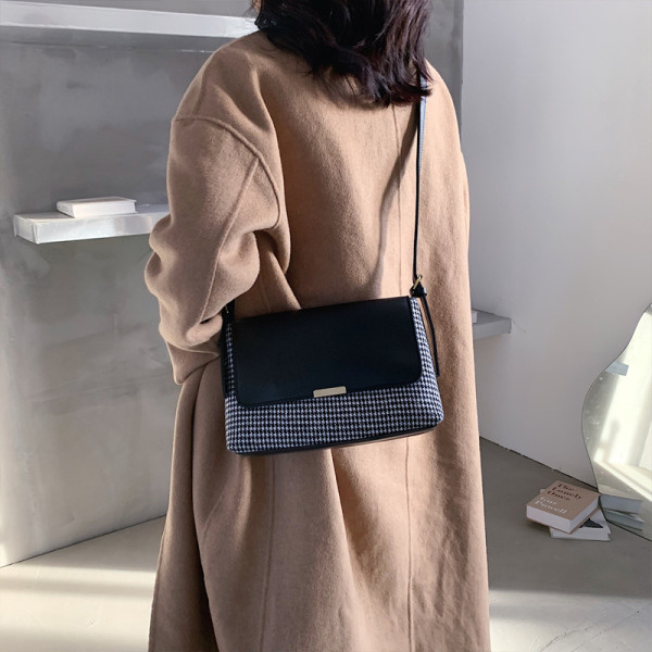 Mitmes värvitoonis vabaajakott naistele