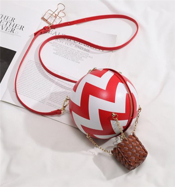 Modern női táska nem szabványos formában